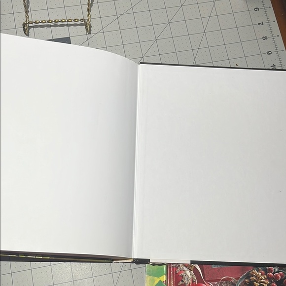 Biology Textbook: The Unity & Diversity of Life - Picture 6 of 6